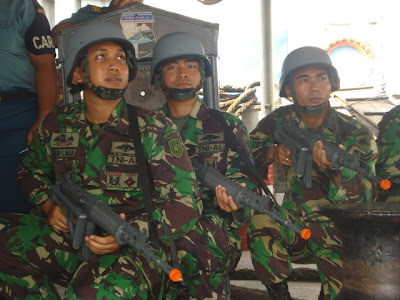 Satkor Koarmatim Laksanakan Latihan Anti Pembajakan Di Laut