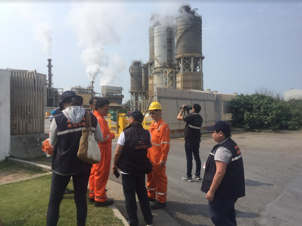 台中市環保局針對工業區行空汙檢查。 台中市環保局針對工業區行空汙檢查。