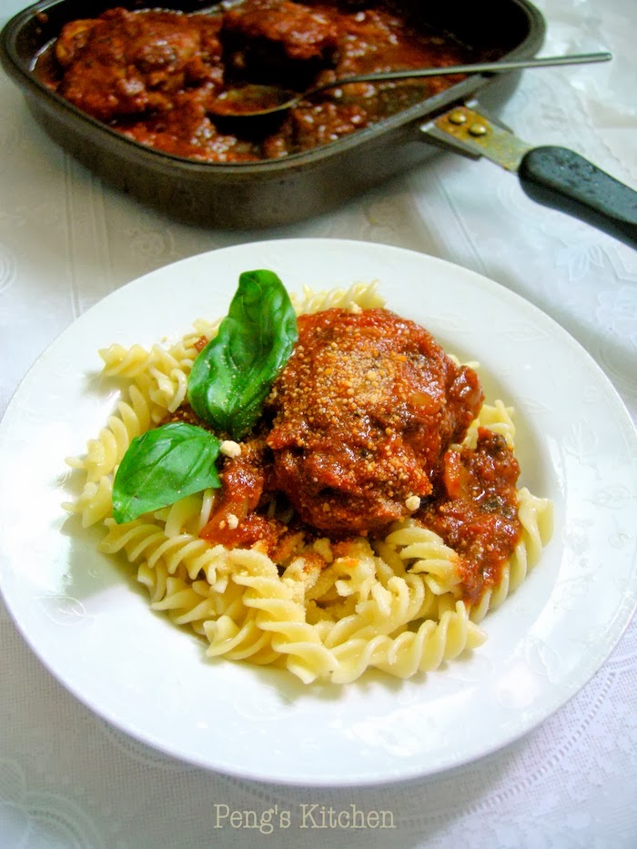 Peng's Kitchen Fusilli with Chicken Thigh in Marinara Sauce