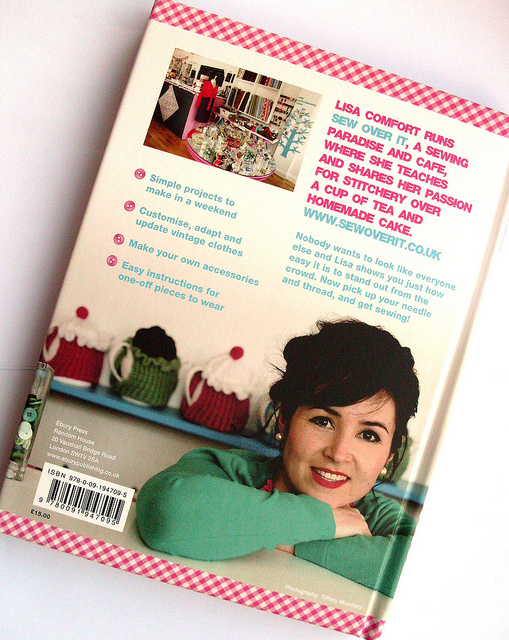 Bugs and Fishes by Lupin: Book Review: Sew Over It