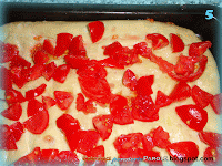 Focaccia genovese con pomodorini