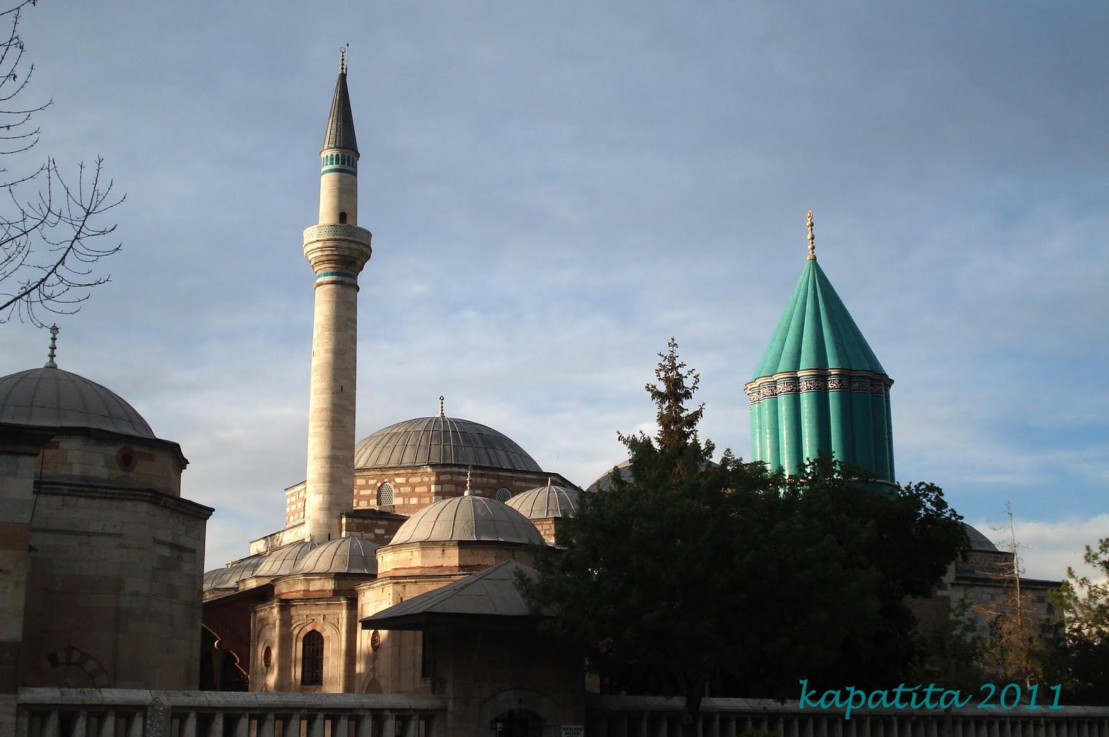 Entre deux rives Le tombeau de Mevlana à Konya