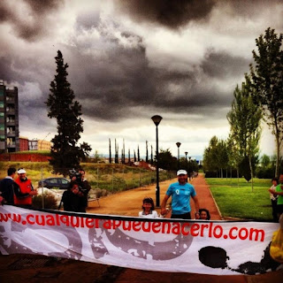 Meta ni%C3%B1as bandera 610x610 - EL ATLETA SANTIAGO RUIZ NOS CUENTA COMO CORRI&Oacute; 8O KM DESCALZO