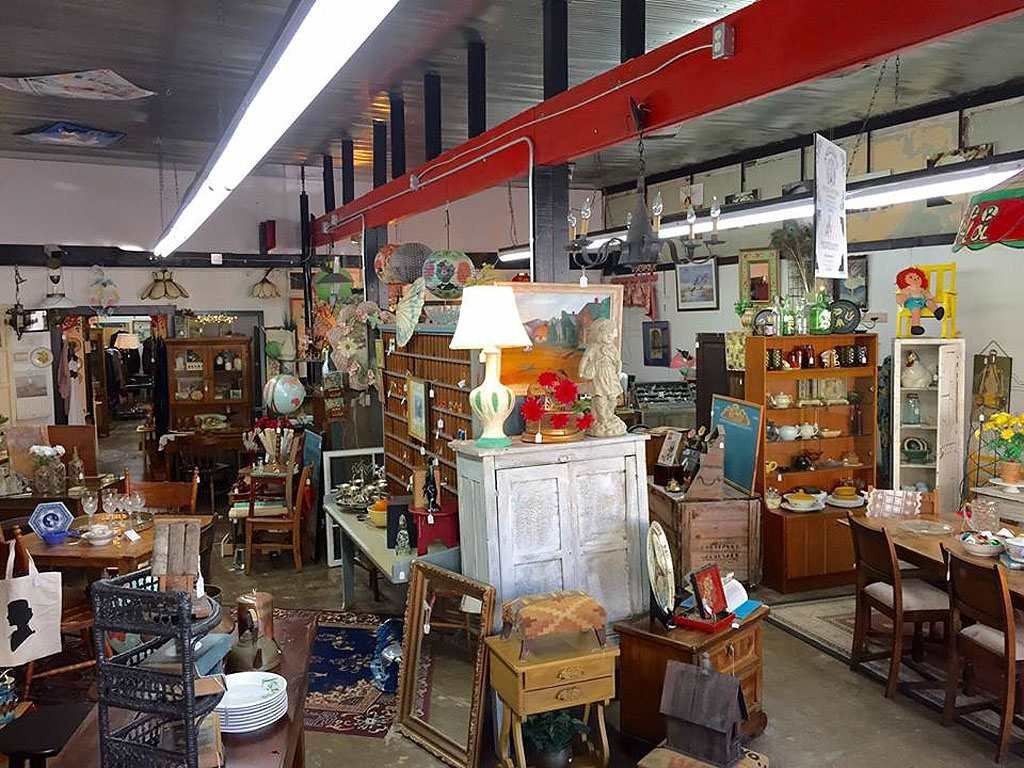 From City to Suburbia 310 Main St Hazel, KY 42049