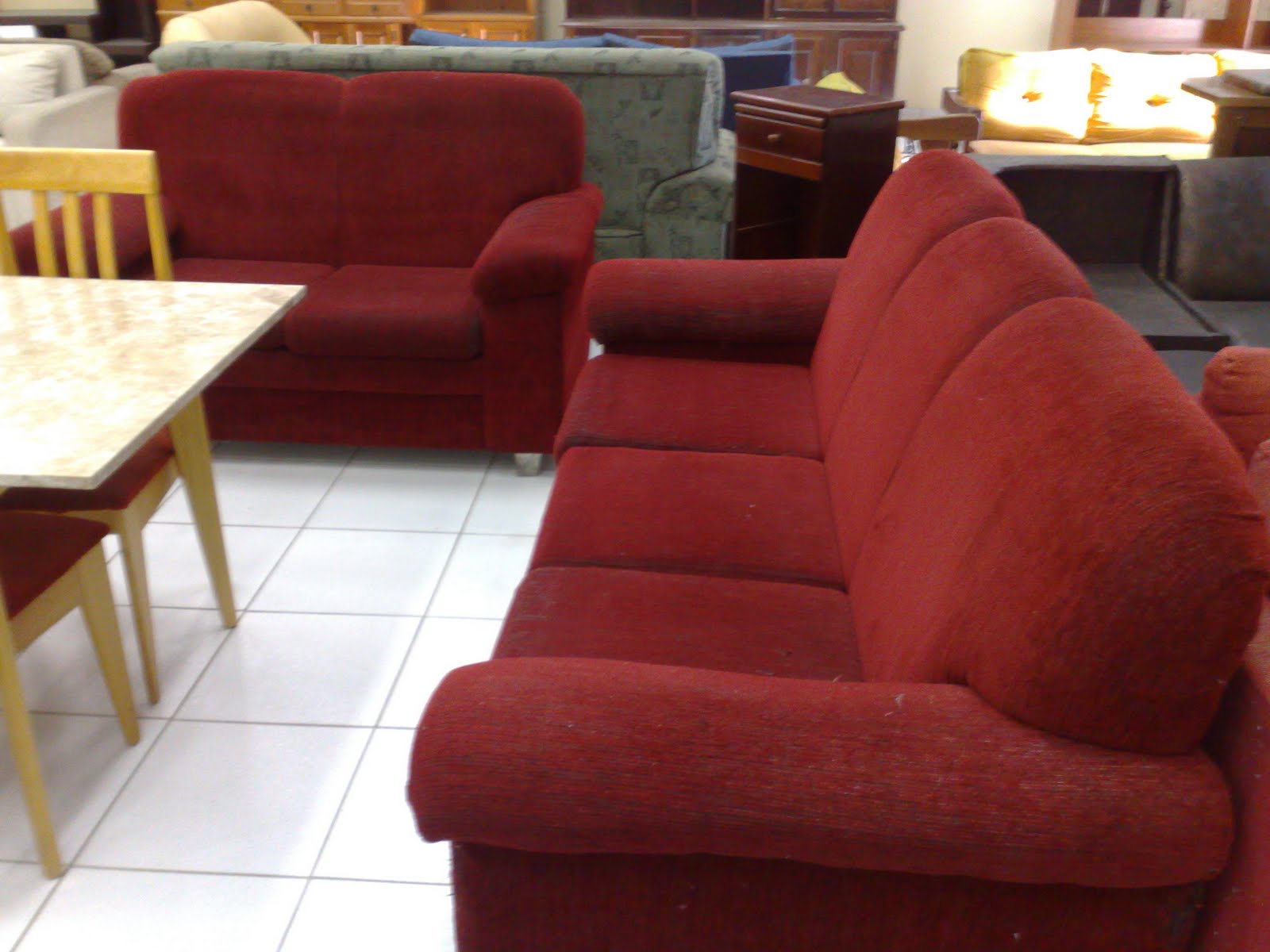 Mundo dos Usados SOFÁS VÁRIAS CORES E MODELOS