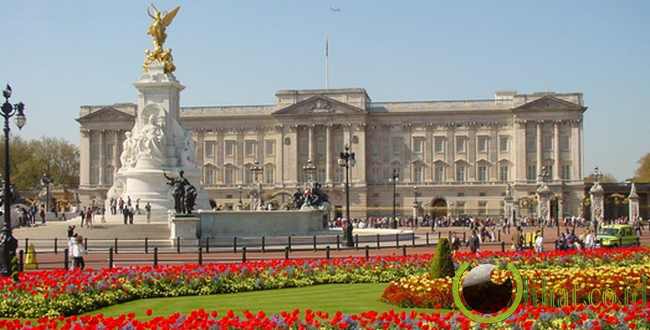 10. Istana Buckingham 