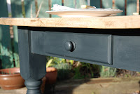 Farmhouse table in Charcoal