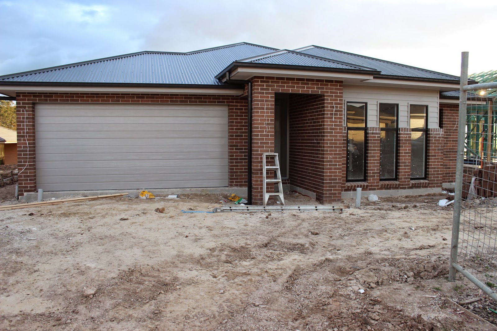 Building the Drysdale 25 Exterior painting