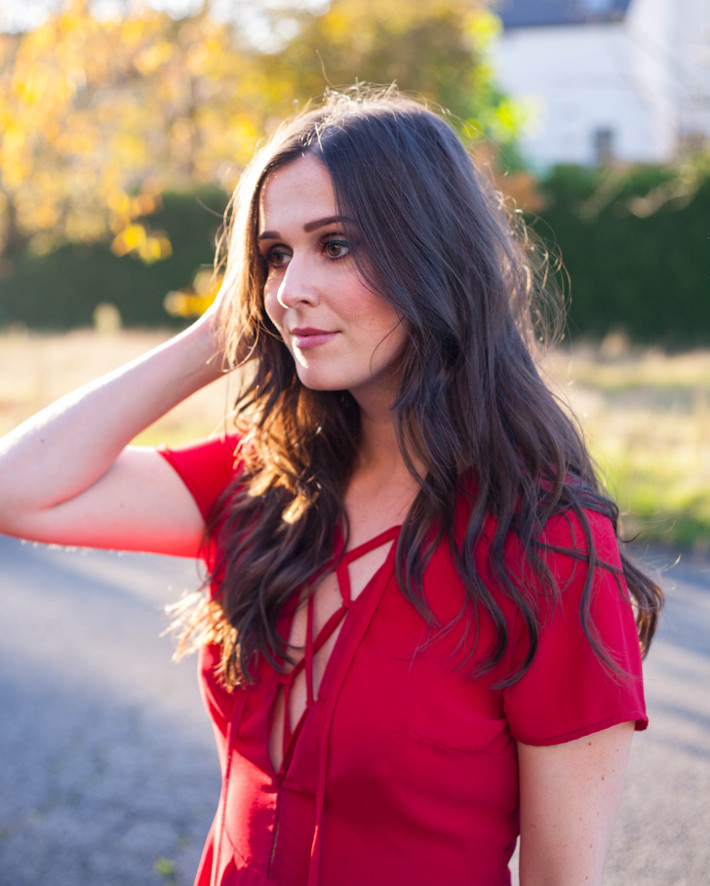 Outfit date night in red lace up dress THE STYLING DUTCHMAN.