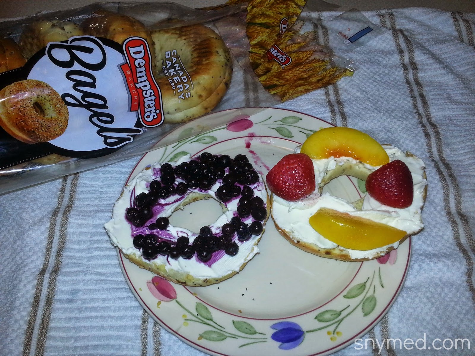 Superfast Cream Cheese & Fruit Bagel for Breakfast! Make in 2 Minutes