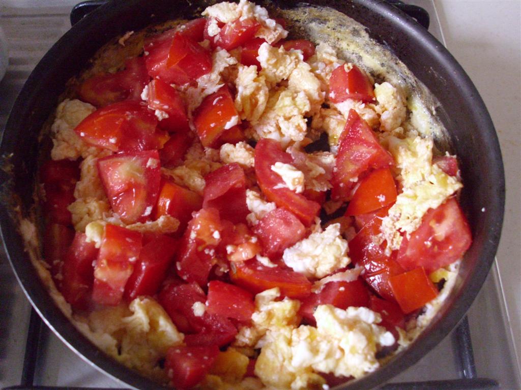 The DoItYourself Mom Easy OneDish Dinner Fried Eggs and Tomatoes