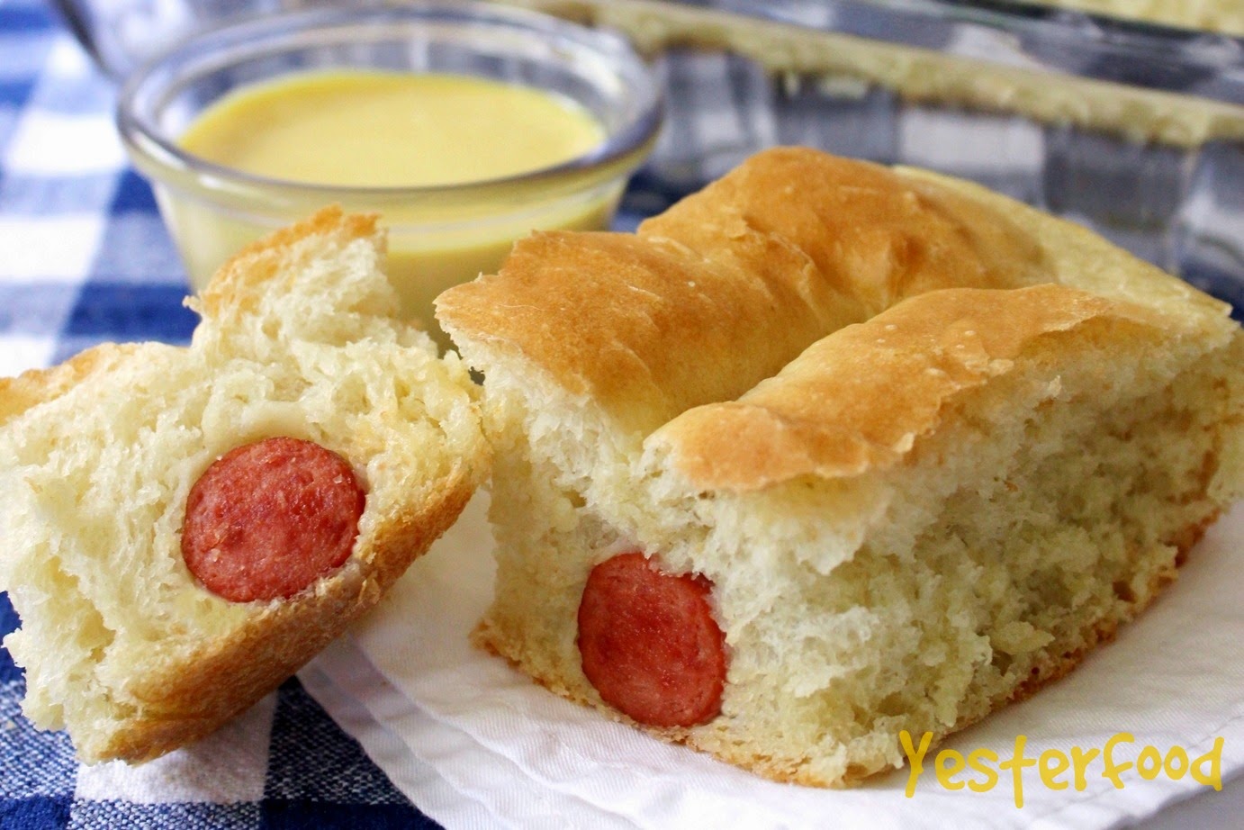 Yesterfood Hot Dog Bread with Dipping Sauces