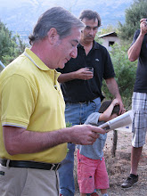 Clamando la furia de un poema.