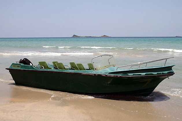 Boat-to-Pigeon-Island.jpg