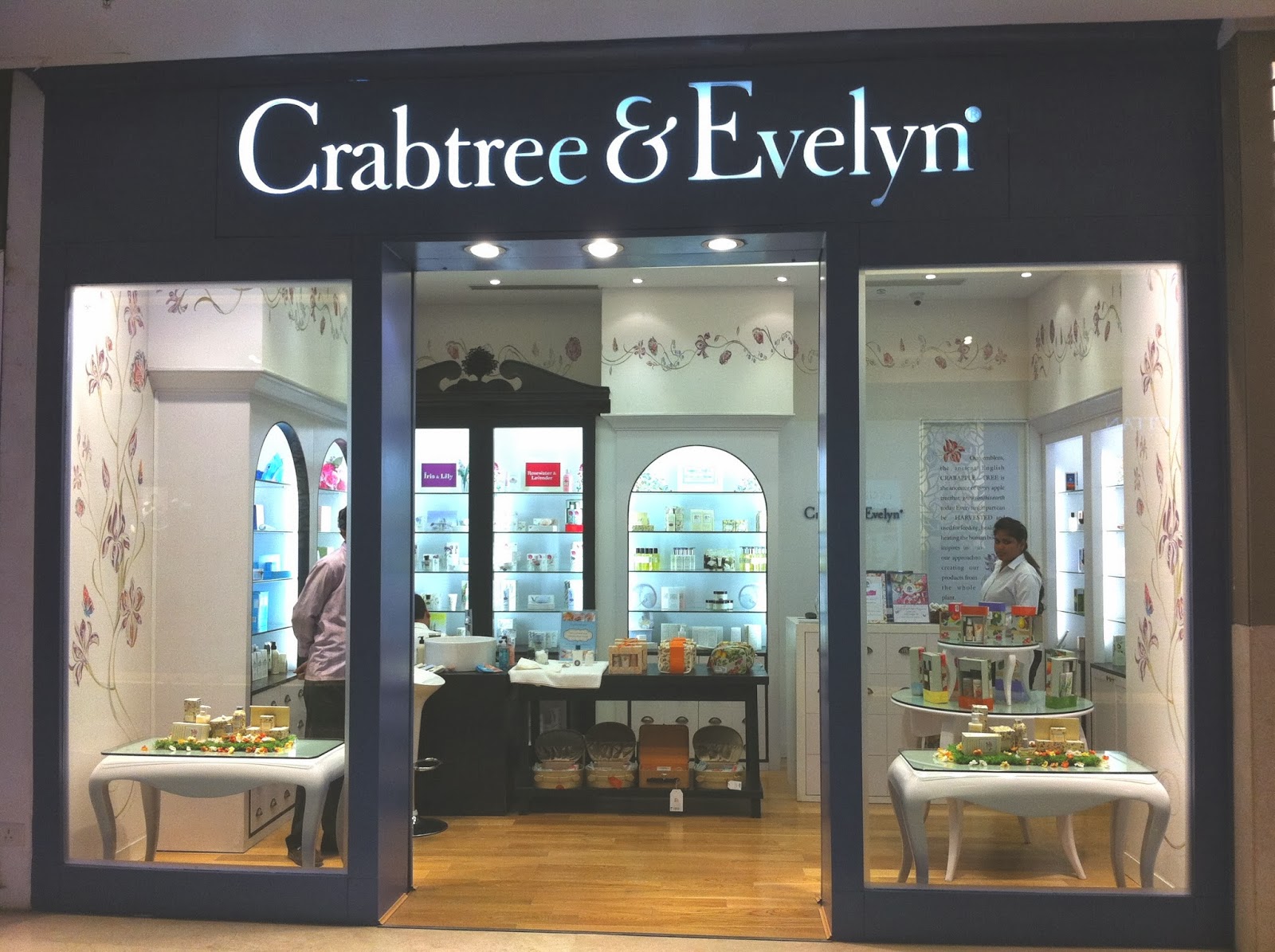 Pout Pretty Beauty, Makeup and Everything That's Pretty! A visit to