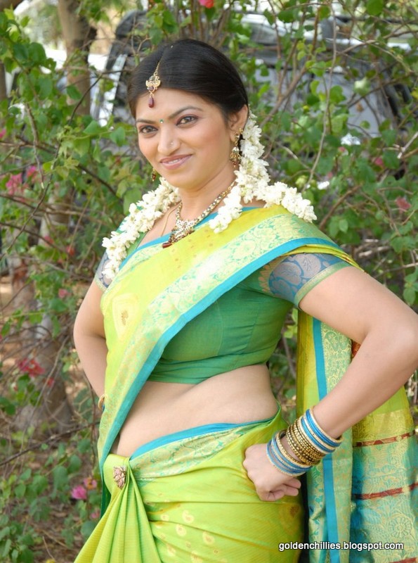 telugu keerthi photos telugu actress keerthi naidu hot saree stills actress telugu keerthi photos telugu actress keerthi naidu hot saree stills actress