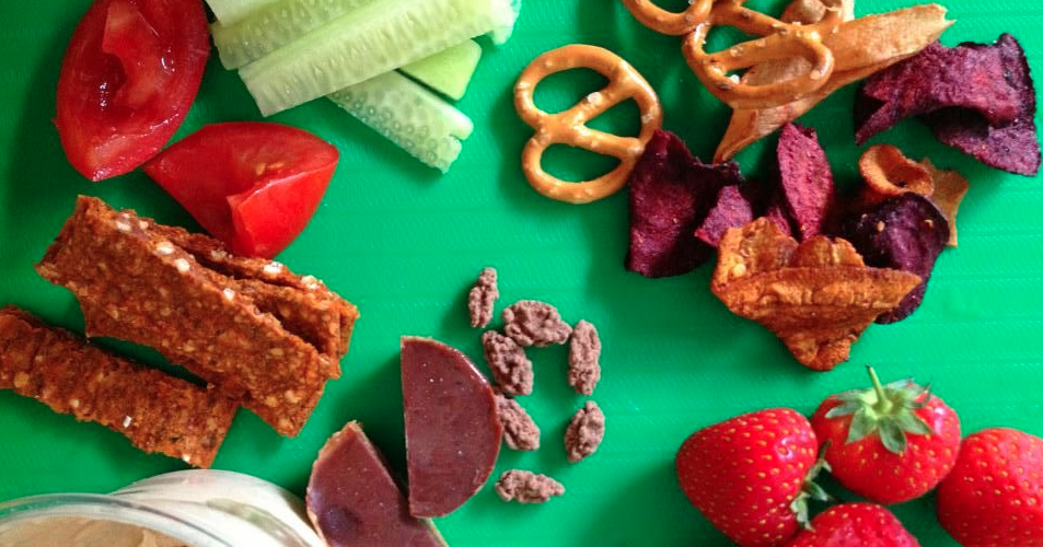 Natural Vegan Eco Mom: Raw vegan toddler snack ideas - Offering plate