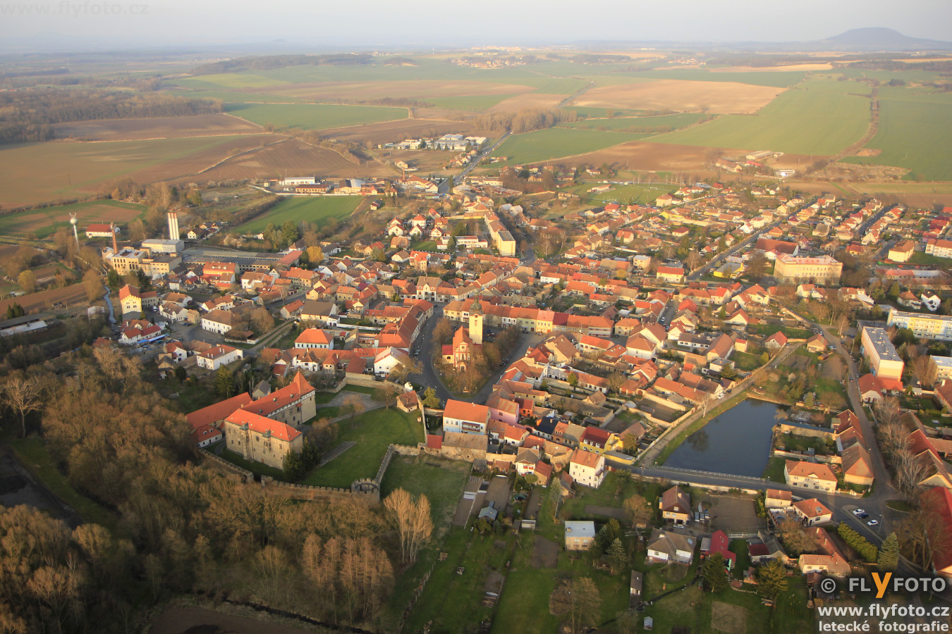 FLyFOTO letecká fotografie a video Budyně nad Ohří