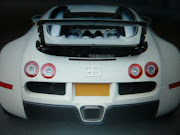 Notions de base. Nom anglais: Bugatti Bugatti Automobiles Fondateur: .