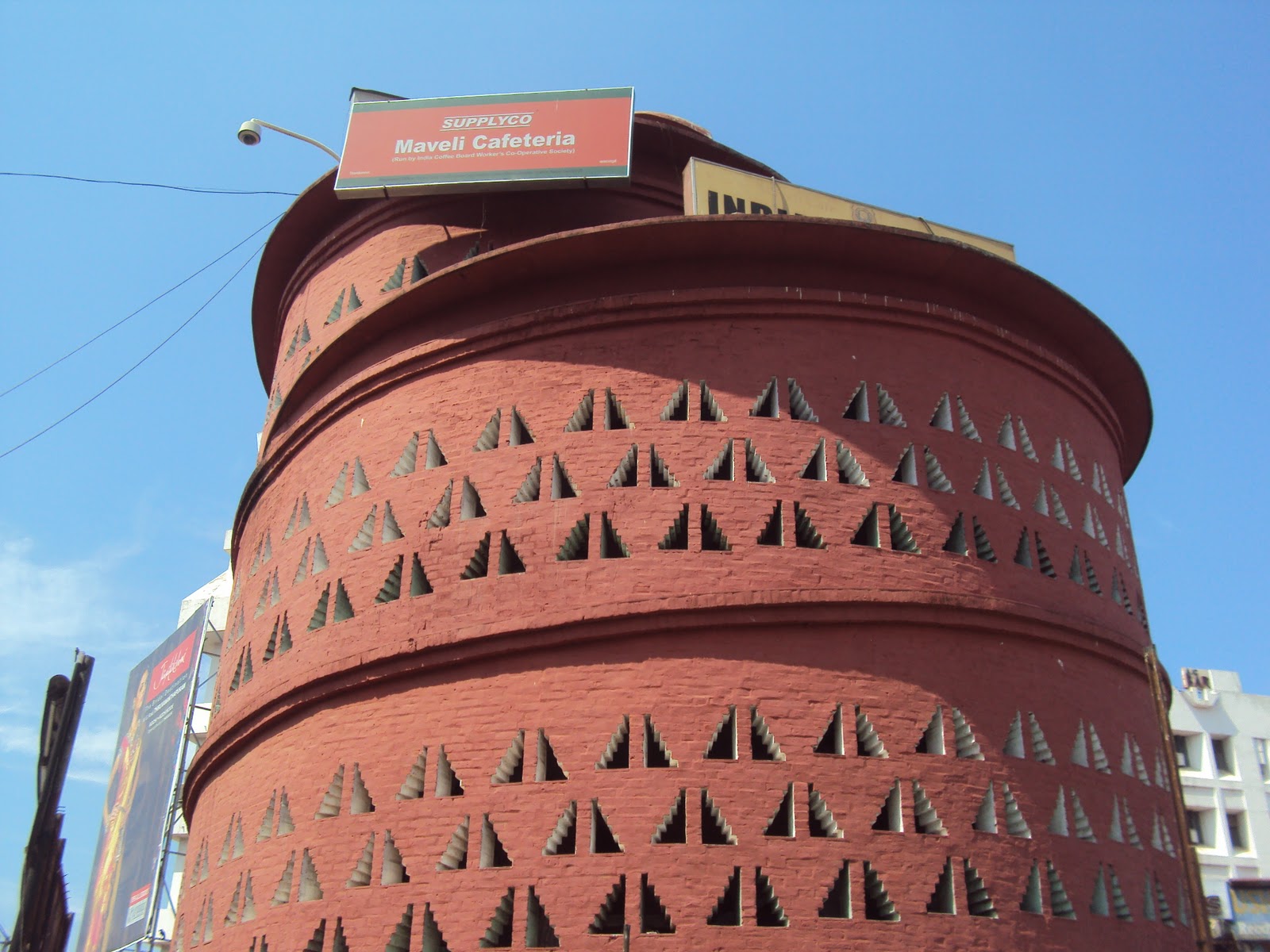 ARCHITECTURE STUDENT'S CORNER LAURIE BAKER'S INDIAN COFFEE HOUSE, TRIVANDRUM