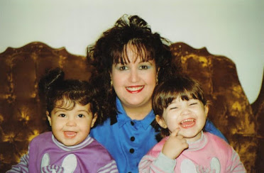 Lory Geada Gonzalez Con Mis Hijas Darlene Y Charlene Gonzalez 1992. En Tampa, Florida, EE.UU.