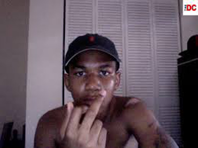 trayvon+martin+finger.jpg