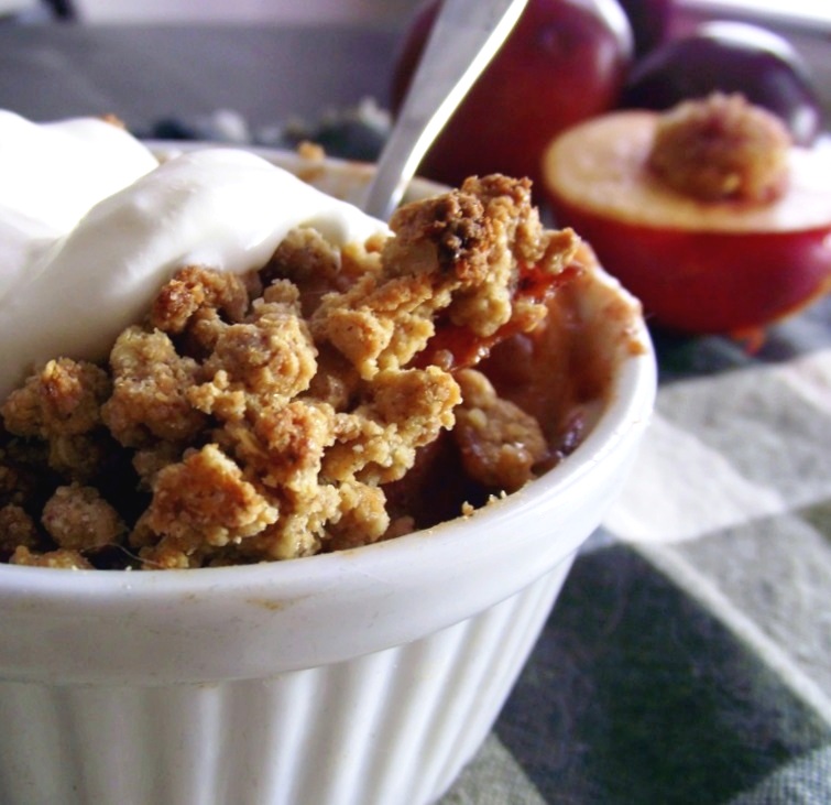 Poor Girl Eats Well Recipe Plum & Nectarine Crumble
