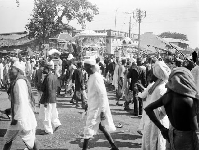 Muharram+procession+with+taziya+-+Kolkata+(Calcutta)+c1912-14+a