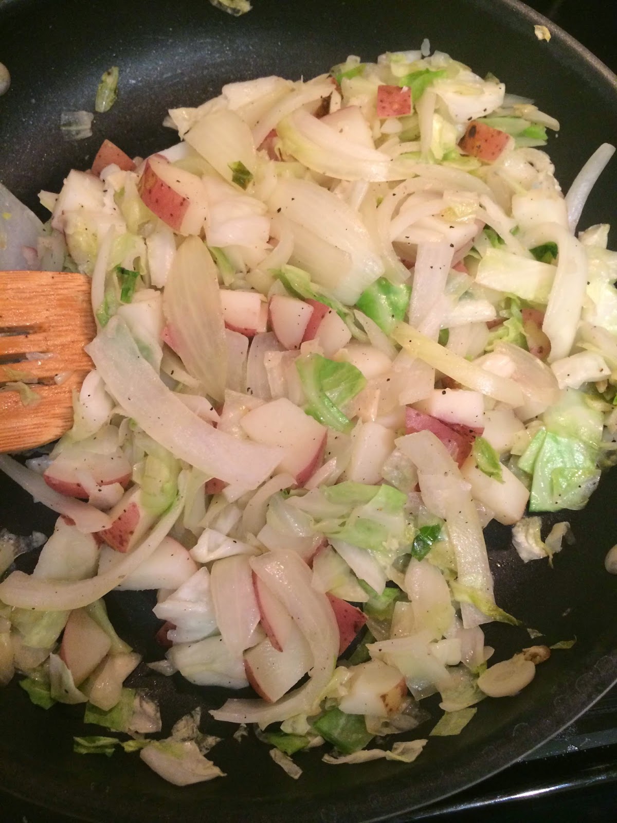 Tash's Noshes Healthy, Nomtastic Recipes! Sauteed Cabbage and Potatoes