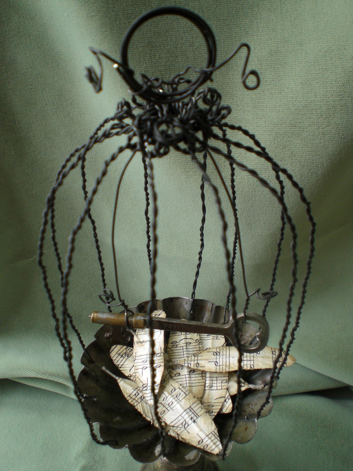 Todolwen A Tart Tin Bird Cage