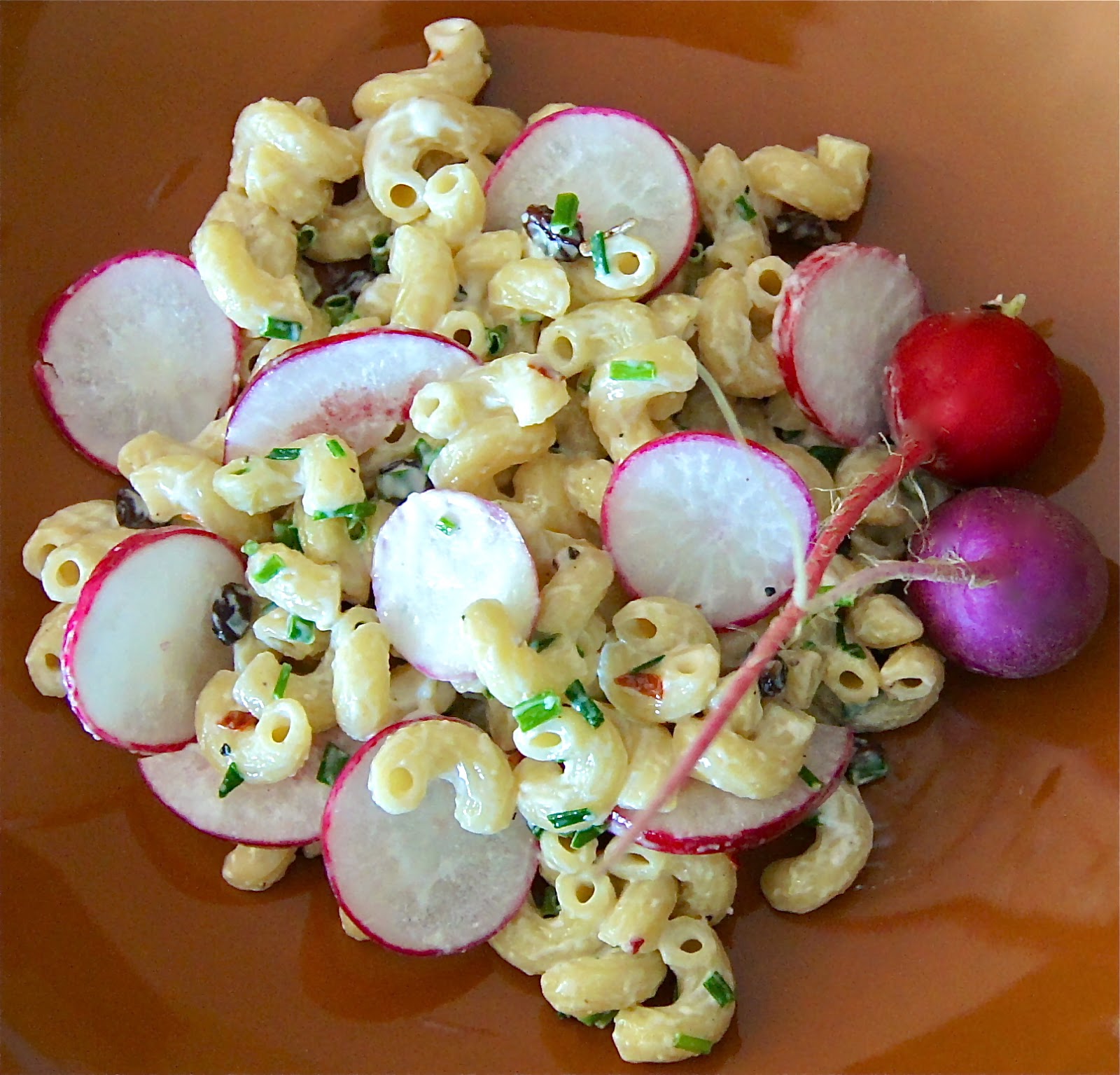 Healthy and Gourmet Pasta Salad with Radishes