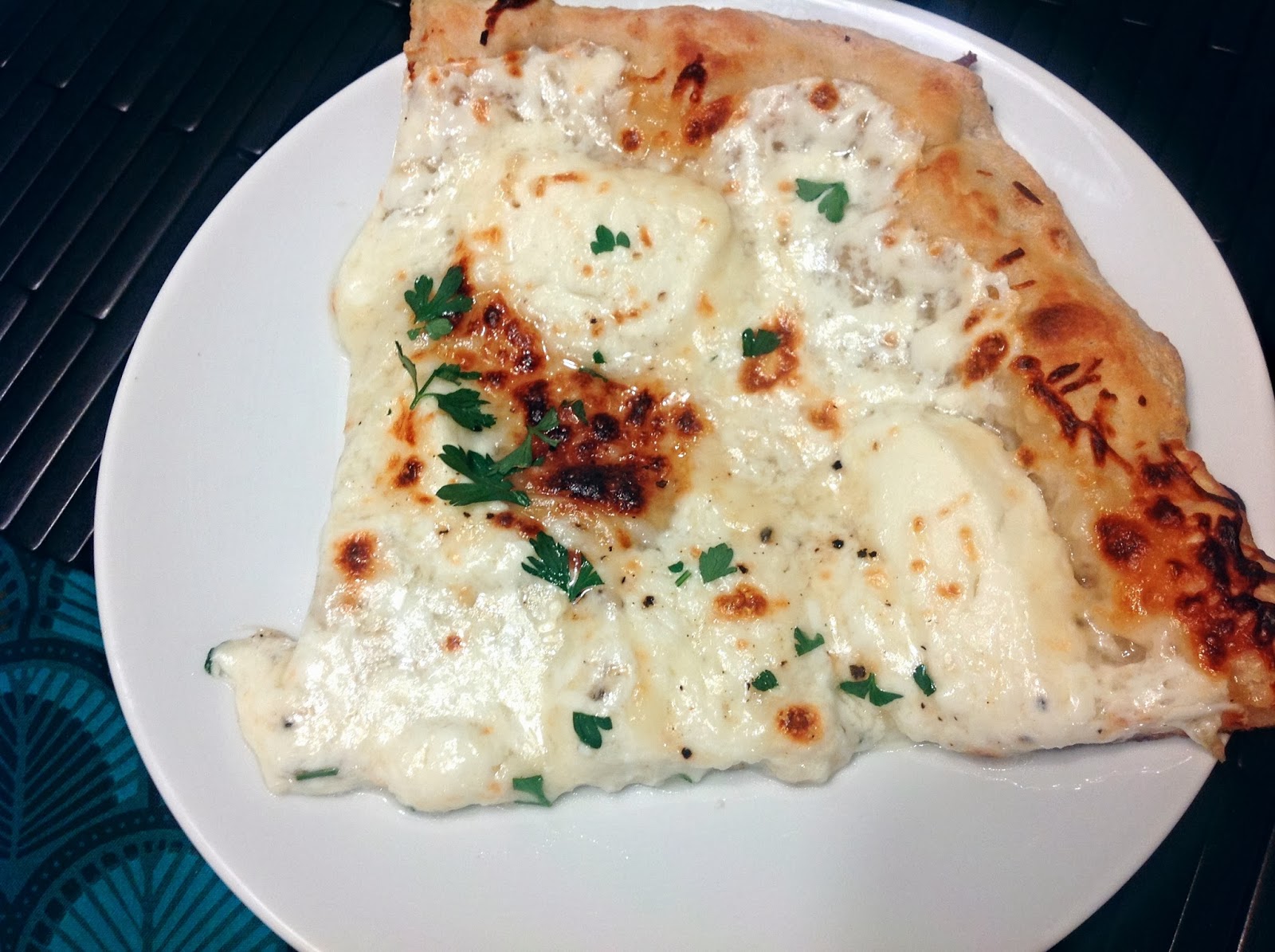 the dog mom white ricotta pizza