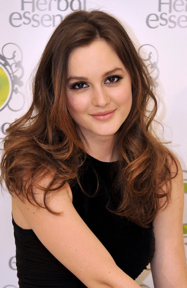 I'm so glad that Herbal Essences chose Leighton her hair is so PERFECT in