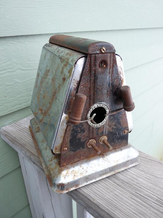 Minnesota Junker Old Toaster