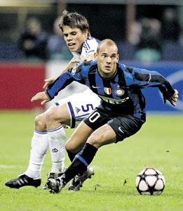 Manchester United Hampir Pasti Ikat Wesley Sneijder Manchester United Hampir Pasti Ikat Wesley Sneijder