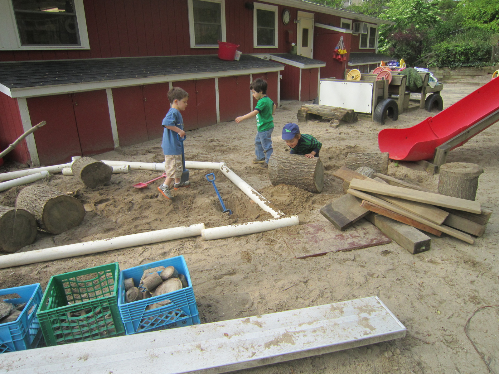 Playfully Learning Loose Parts Creativity on the Playground