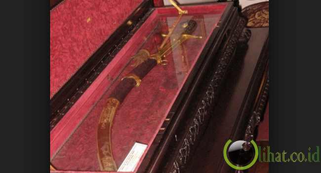 Curved Saber of San Martin Curved Saber of San Martin