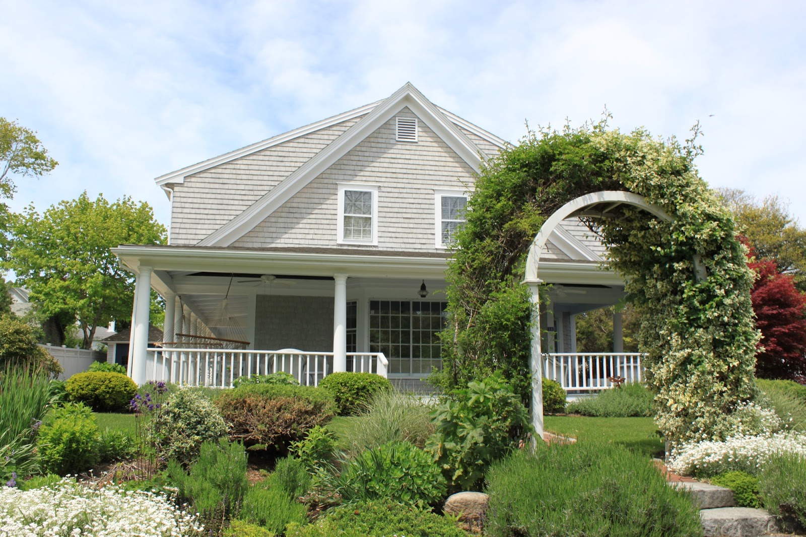 QuarDecor New England Beach Homes