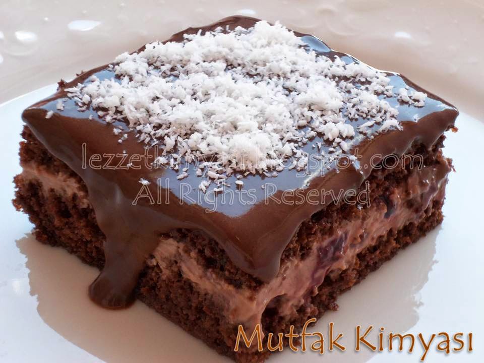 MUTFAK KİMYASI VİŞNELİ ÇİKOLATALI YAŞ PASTA