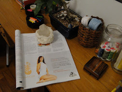Na revista Yoga Journal edição agosto/setembro 2011