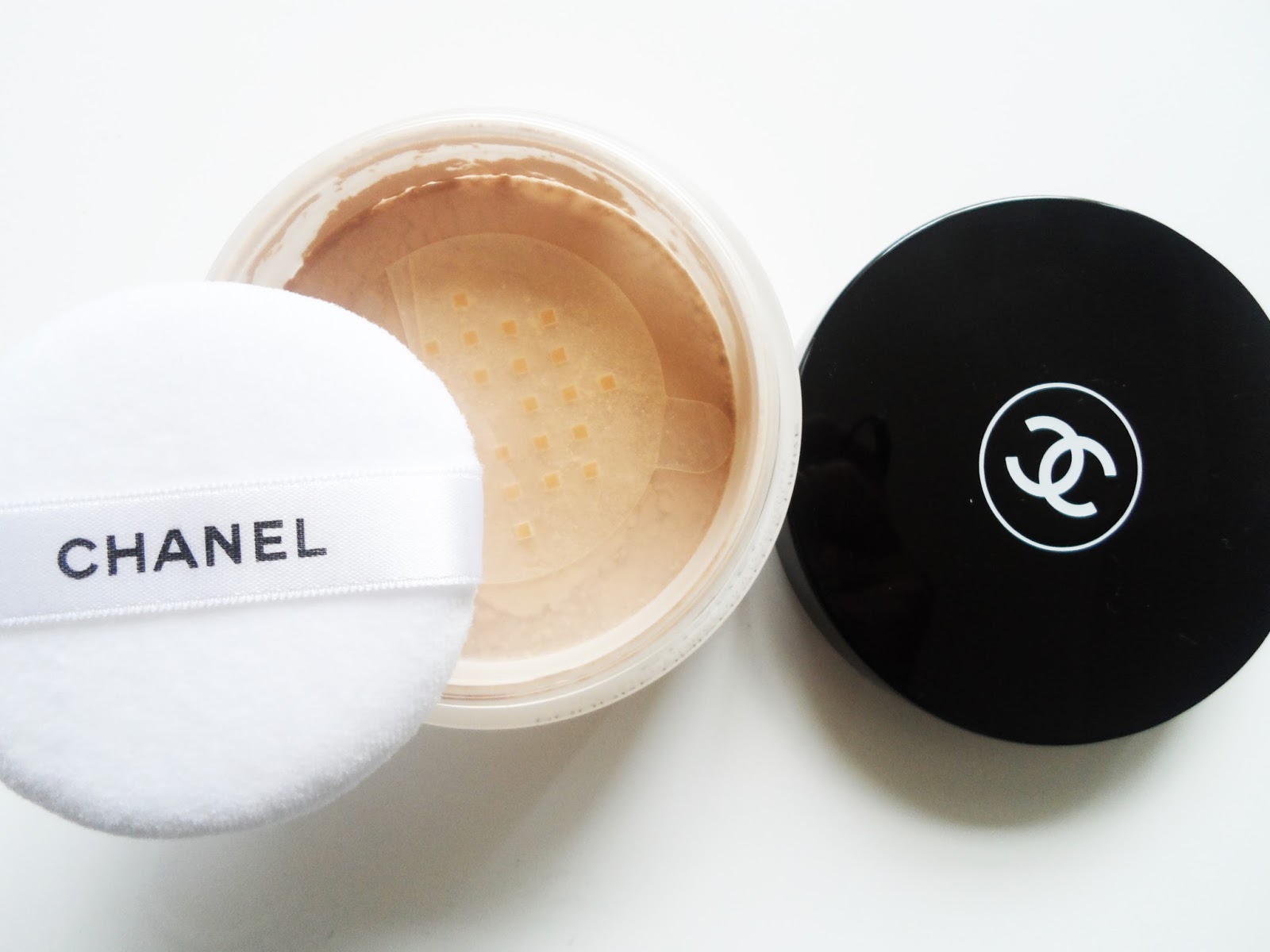 Anjna Harish Thoughts of a girl Review Chanel Natural Finish Loose