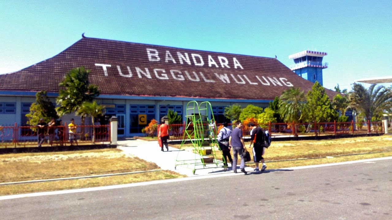 WIJAYAKUSUMA CILACAP: Bandar Udara Tunggul Wulung