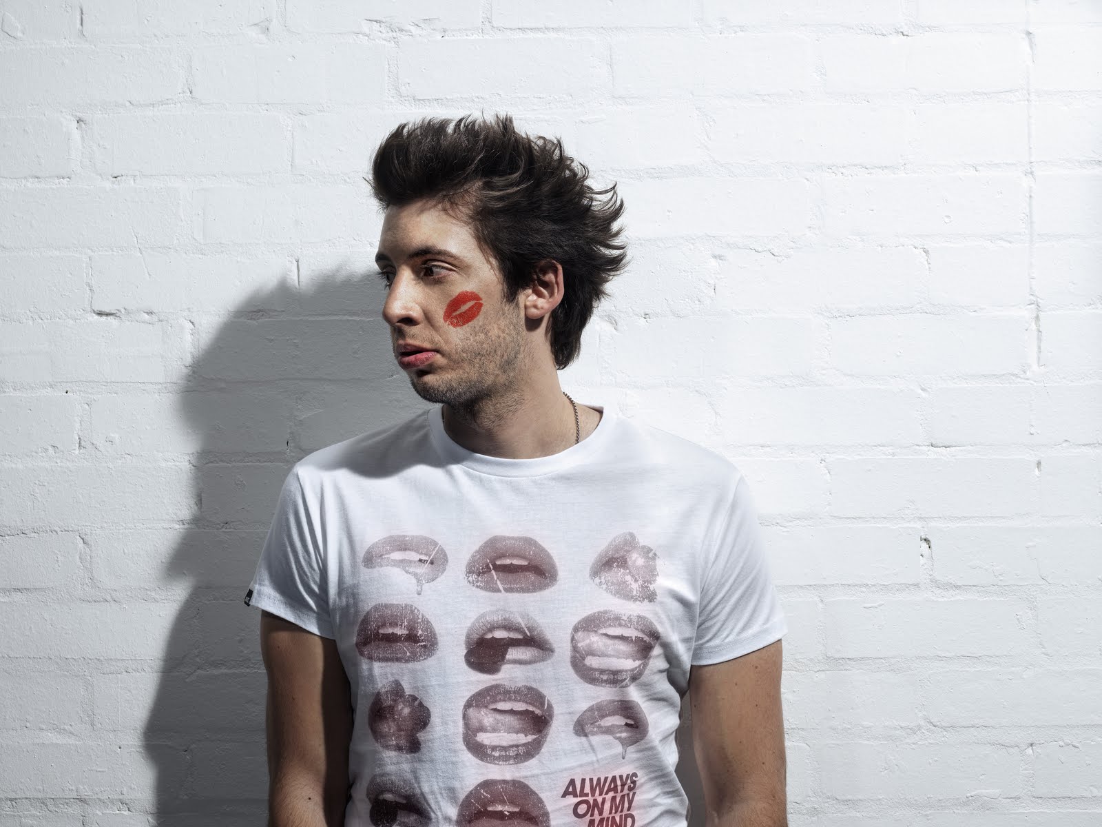 Classify English rapper Example (Elliott John Gleave)