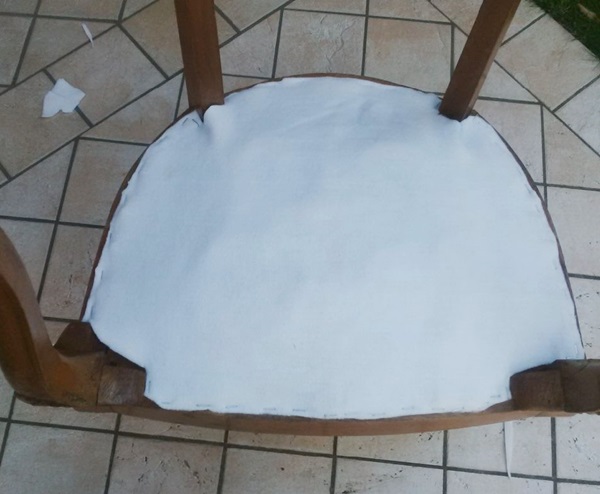 foderare il fondo di una poltroncina