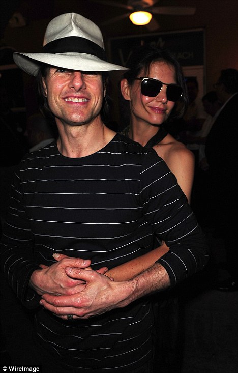katie holmes and tom cruise height difference. PDA: Tom Cruise and Katie