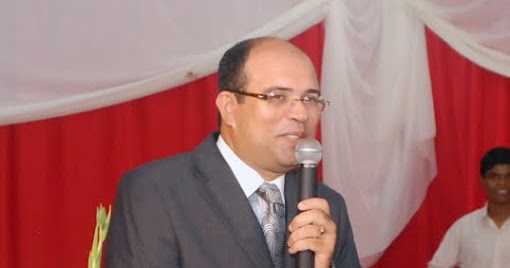 Sob pressão, perseguição e ameaças do presidente da CEADEB pastor Valdomiro Pereira, em 2012 Pastor Alfredo Pacheco entregou a presidência da AD Porto Seguro (BA)