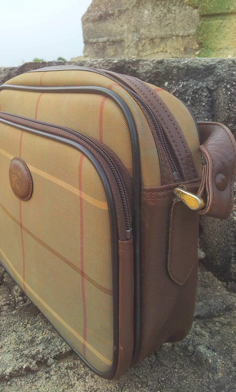 burberry vintage sling bag