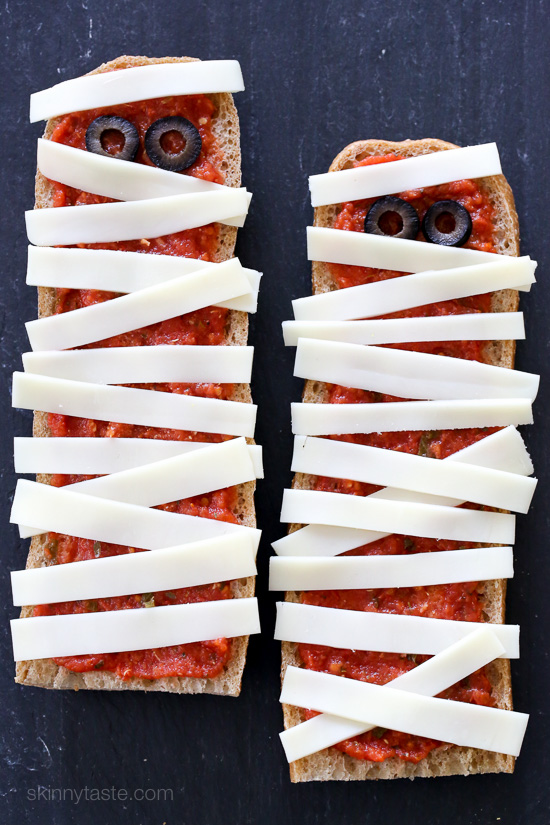 French Bread Pizza Mummies French Bread Pizza Mummies – perfect EASY recipe for your Halloween Party, just 4 ingredients and 15 minutes to make!