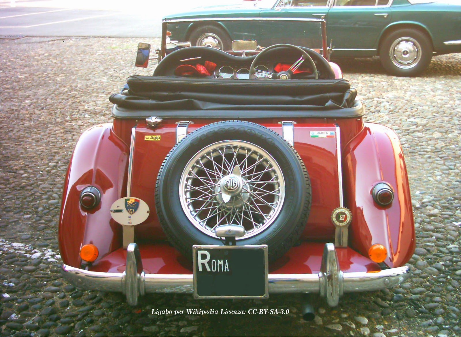 The MG TF was the last of the traditionally-styled MGs with a wood-framed body, separate wings, and running boards. The MG TF was the last of the traditionally-styled MGs with a wood-framed body, separate wings, and running boards.