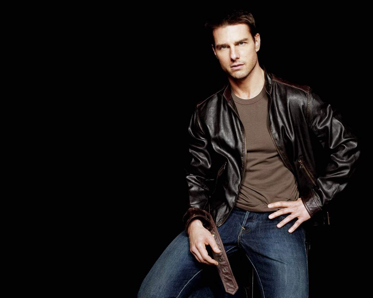 http://3.bp.blogspot.com/-3jPa2AzDVkY/UH7QVUrIKBI/AAAAAAAAAl0/qEMoFg6OeB0/s1600/Tom+Cruise+new+wallpaper+2012+02.jpg